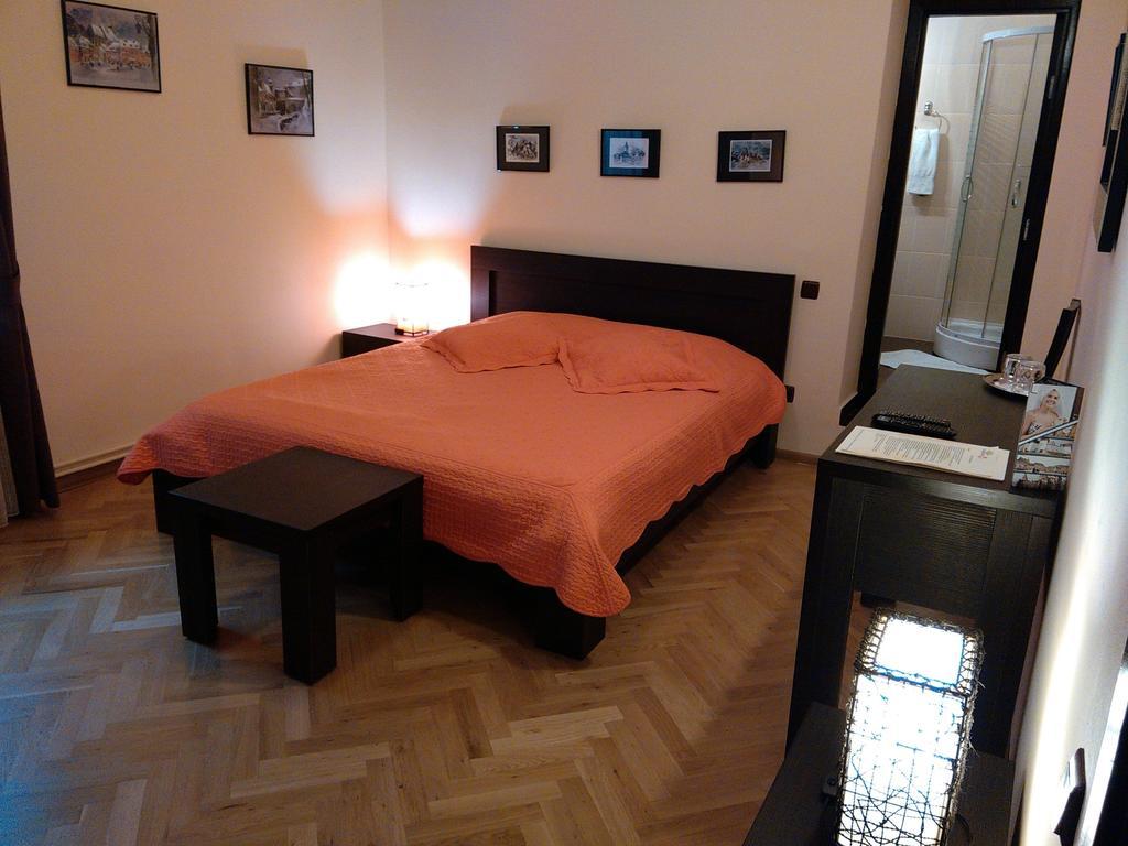 Rami House Central Double Rooms Braşov Quarto foto
